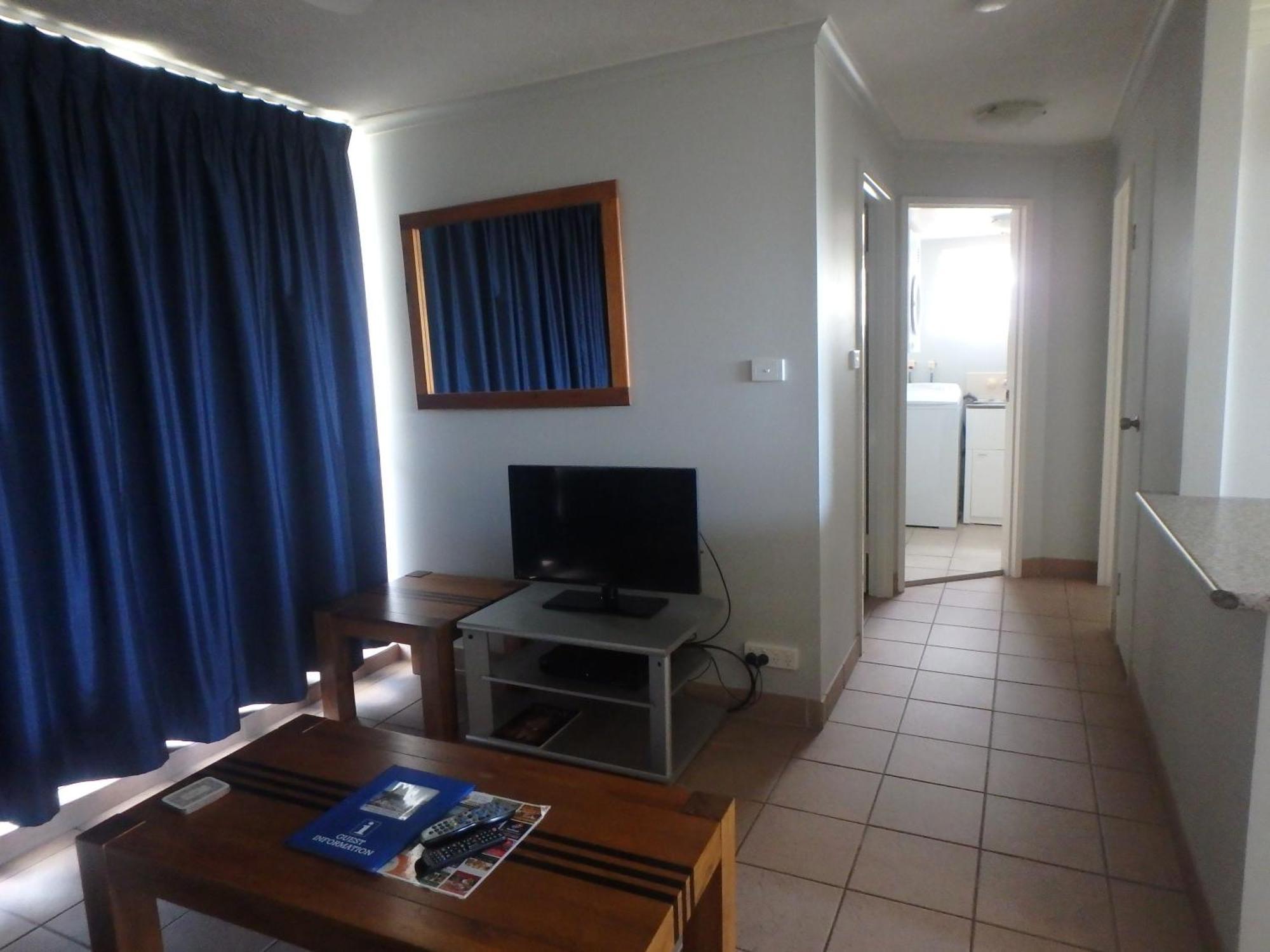 Burleigh Gardens North Hi-Rise Holiday Apartments Gold Coast Room photo